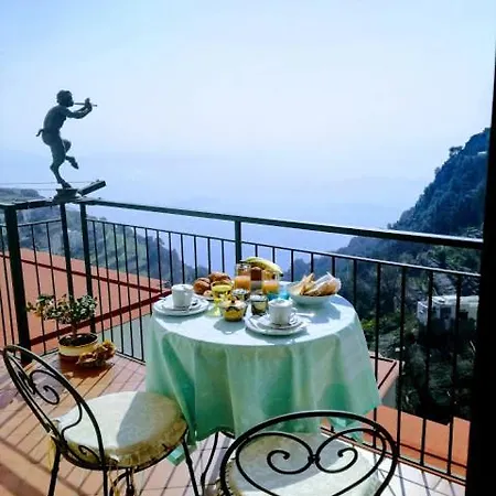 לינה וארוחת בוקר Domus Gaia 3*